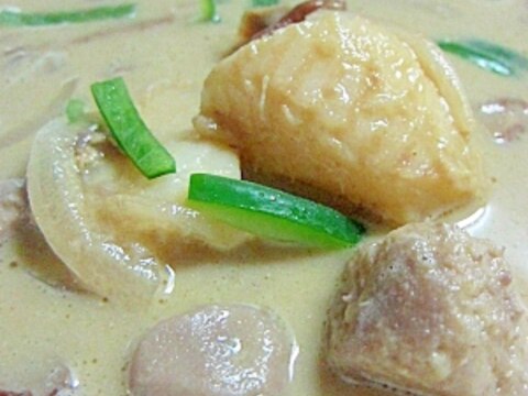 意外と合います！里芋とトロカレイのグリーンカレー